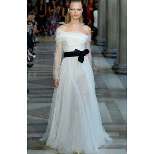 Carolina Herrera Tulle Layered Wedding Gown Sample
